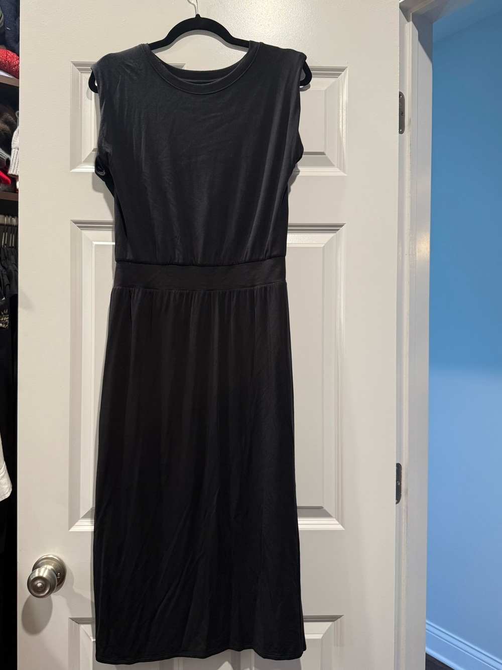Athleta Black Sleeveless Midi Dress
